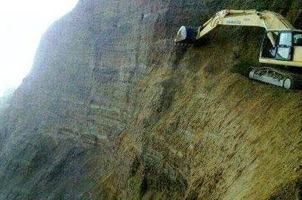 盘山公路建设步骤详解：设计规划、清除障碍、挖掘铺设全过程